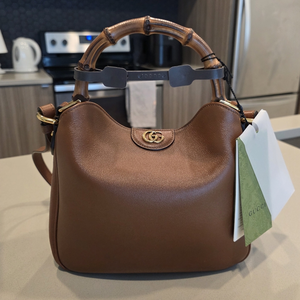 Gucci Diana small shoulder bag (With receipt)